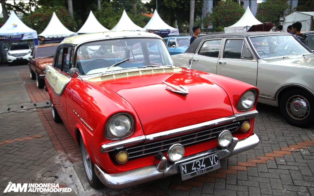 Mobil Mobil Klasik Di Giias Surabaya International Automodified Iam