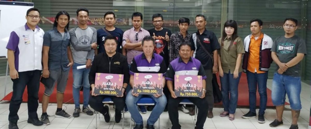 Peserta-dan-Juri-Lomba-Pasang-Jok