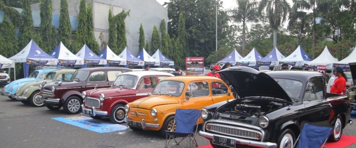 deretan-mobil-klasik-di-giias-surabaya-2019