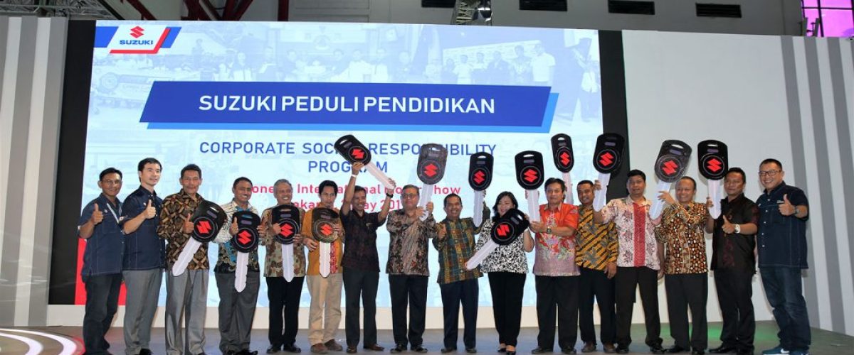 suzuki-sumbang-13-mobil-ke-smk-dan-universitas