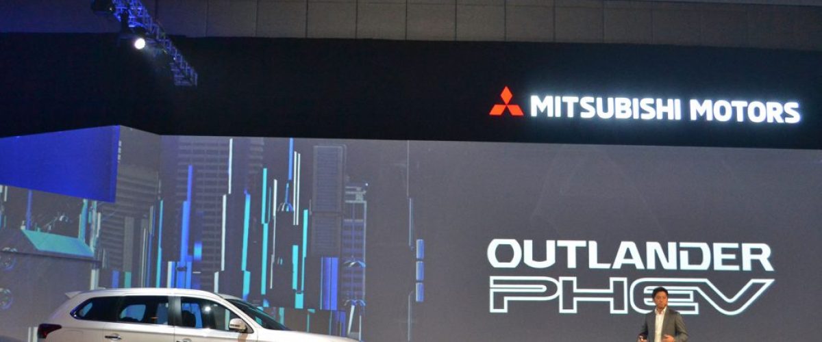 peluncuran-outlander-phev
