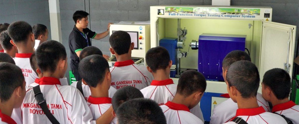 siswa-smk-kenali-produk-tekiro