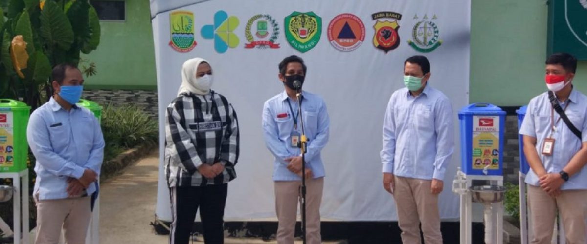 Perwakilan-Tim-CSR-dan-General-Affair-Division-PT-ADM-Memberikan-Prakata..