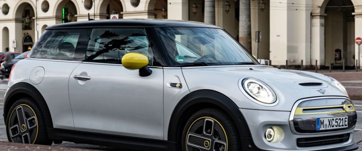 mobil-listrik-MINI-Cooper-SE