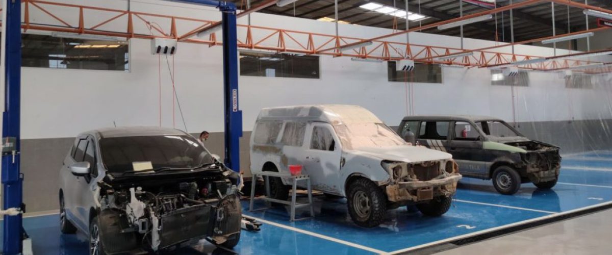 Mitsubishi-Bodi-&-Cat-Barito-Berlian-Motor-Banjarbaru1