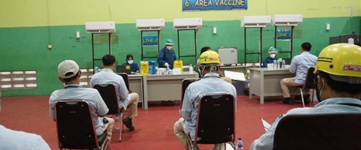 Antrian-Vaksin-Karyawan-ADM