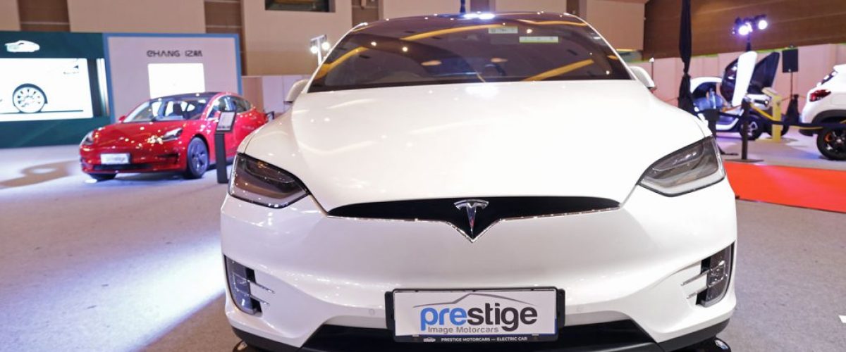 Mobil-Listrik-Tesla