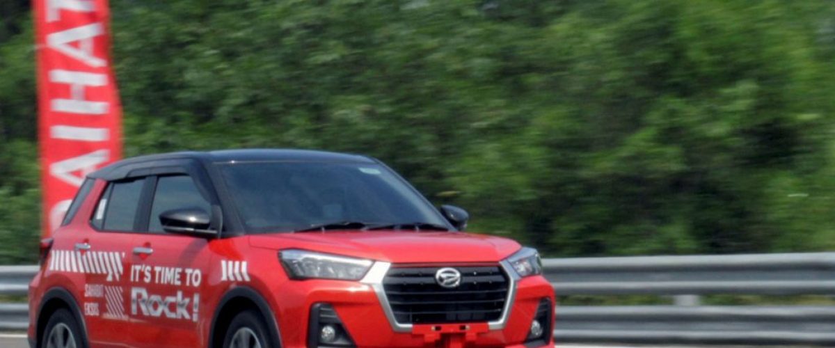 Daihatsu-Rocky-carvaganza