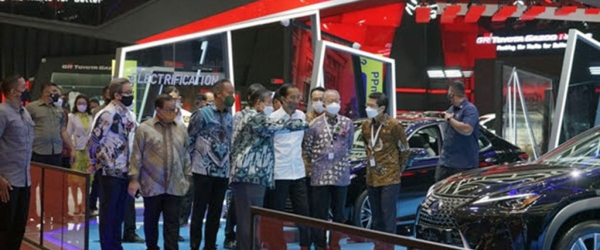 Kunjungan-Jokowi-di-GIIAS