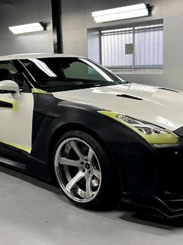 Modifikasi-Nissan-GT-R-Kuhl-Racing