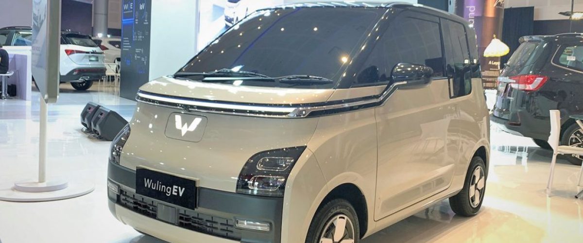 Wuling-EV-IIMS-Surabaya-2022