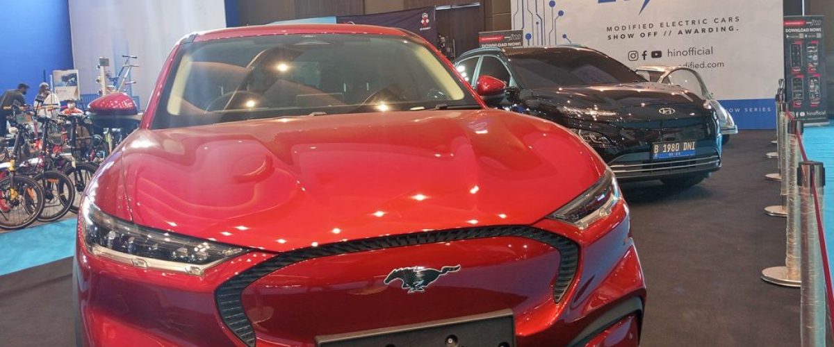 Ford-Mustang-electric