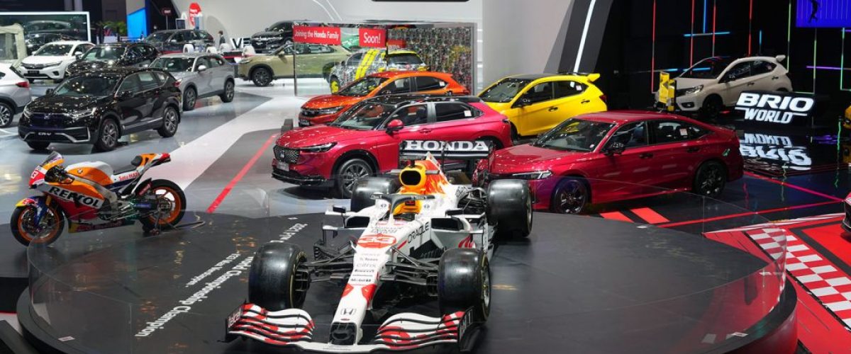 mobil-balap-Formula-1-Red-Bull-Racing-Honda-RB16B