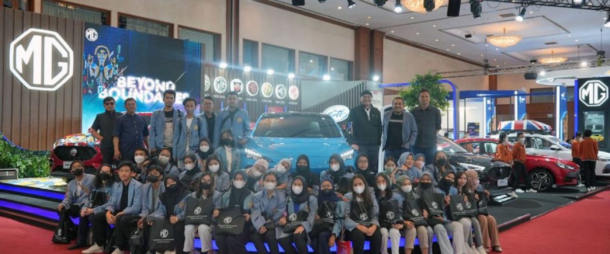 Booth-MG-Diserbu-Anak-Muda