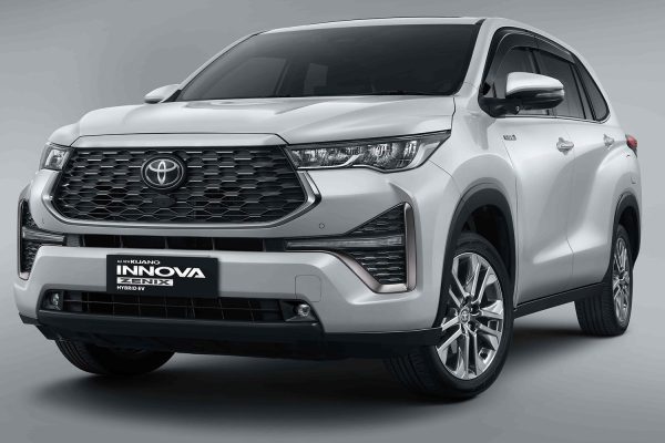 All-New Kijang Innova Zenix Hybrid Raih Car of The Year 2023 – IAM ...