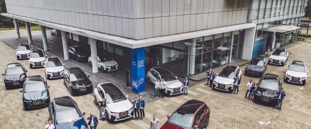 Pemilik-pertama-mobil-BMW-iX